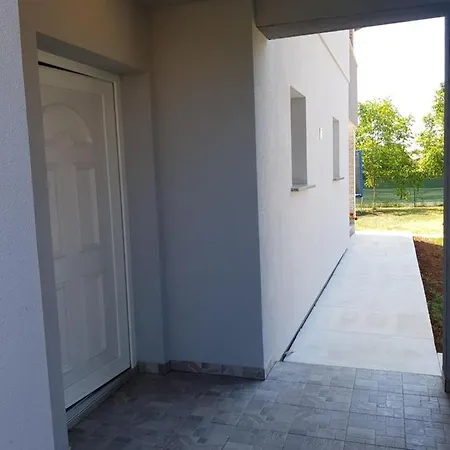 Loborika D&j * Пула