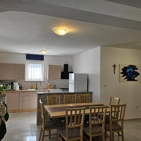 Loborika D&j * Пула